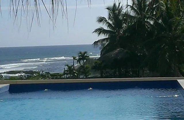 Hotel El Quemaito Barahona piscine vue mer
